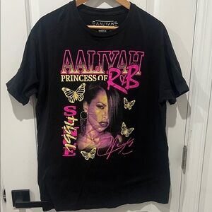 Aaliyah‎ Black Graphic Tee - Short Sleeve